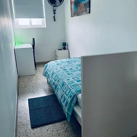 The Students House אכסניה *