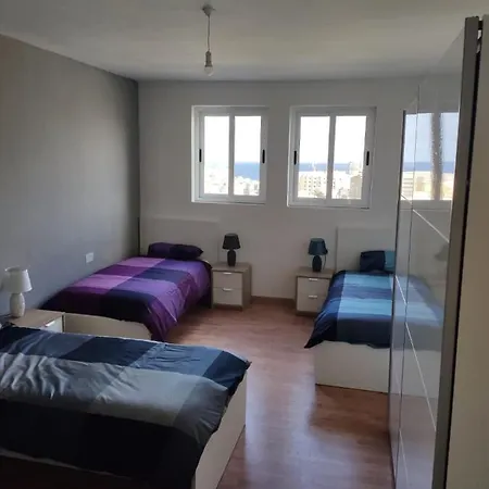 The Students House * San Ġiljan